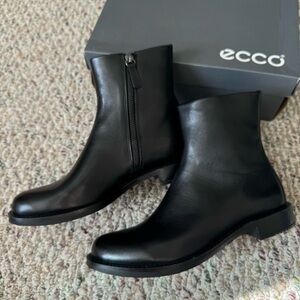 ECCO Women's Sartorelle 25 Ankle Boots size 7